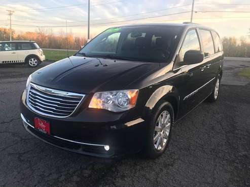 2014 Chrysler Town & Country Touring - Leather, DVD, Loaded - cars & for sale in Spencerport, NY