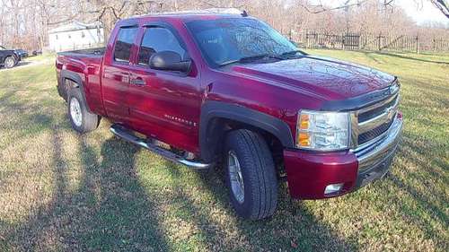 2007 CHEVY SILVERADO 4X4 EXT CAB LT PKG CLEAN $7925 - cars & trucks... for sale in Oceola, OH