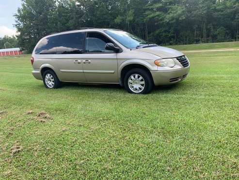 2006 Chrysler Town & Country - cars & trucks - by owner - vehicle... for sale in Lancaster , SC