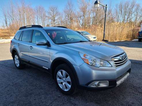 2012 Subaru Outback Limited 2 5i Two Owners, No Accidents - cars & for sale in Oswego, NY