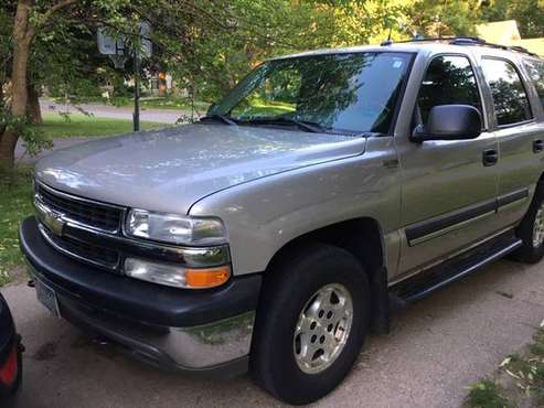 05 Tahoe Ready for Winter! 4WD - cars & trucks - by owner - vehicle... for sale in Roseville, MN