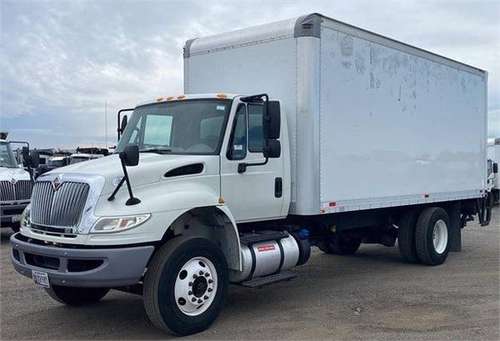 2015 International 4300 20 Box Truck w/Liftgate 8076 - cars & for sale in Coventry, RI