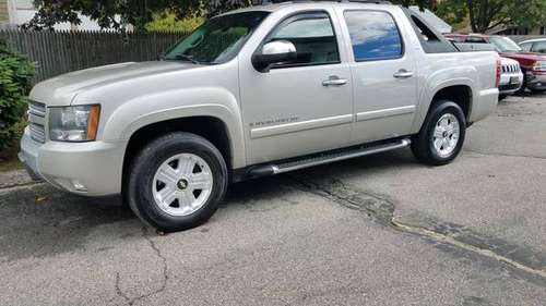 2007 Chevrolet Avalanche 4X4 Z-71 CLEAN for sale in West Warwick, CT
