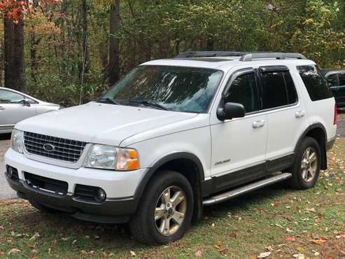 2005 Ford Explorer XLT Clean for sale in Glyndon, District Of Columbia