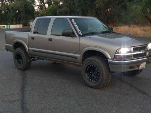 2002 Chevy S10 Crew Cab 4dr V6 4WD for sale in Redding, CA
