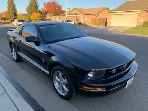 LOW MILES 2008 FORD MUSTANG DELUXE - cars & trucks - by owner -... for sale in Fresno, CA