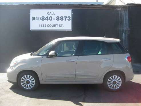 2014 FIAT 500L Easy Hatchback (Manual 6 speed, Immaculate) - cars & for sale in Medford, OR