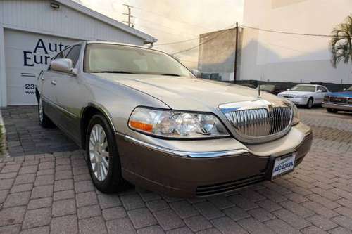 2003 Lincoln Town Car Signature - Low Miles, Immaculate Condition, Lea for sale in Naples, FL
