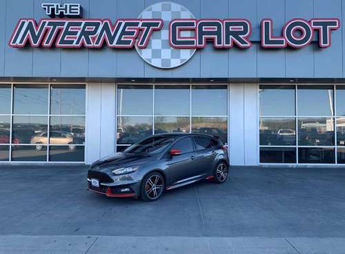 2017 Ford Focus ST Hatch Magnetic Metallic for sale in Omaha, NE