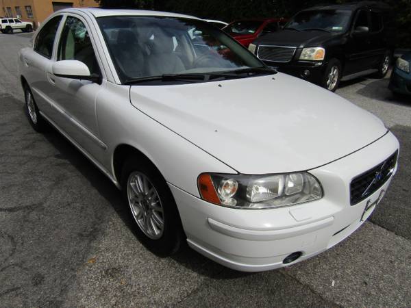 2005 Volvo S60 2.4L, Moonroof, Premium, Cold Pack, like new for sale in Yonkers, NY – photo 21