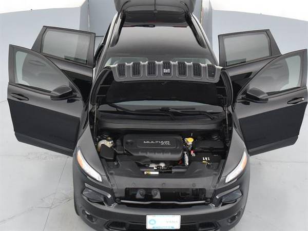 2016 Jeep Cherokee High Altitude Sport Utility 4D suv Black - FINANCE for sale in Memphis, TN – photo 4