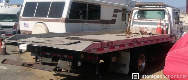 1999 International 4000 Up For AUction for sale in North Hollywood, CA – photo 2