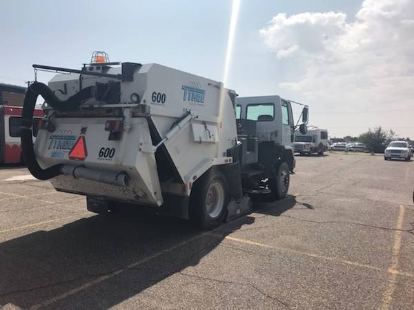 (2) Tymco 600 Sweeper DESERT RUST FREE - cars & trucks - by owner -... for sale in Franklin Park, IL – photo 3