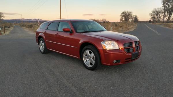 2007 Dodge Magnum R/T AWD - cars & trucks - by owner - vehicle... for sale in Austin, CO – photo 2