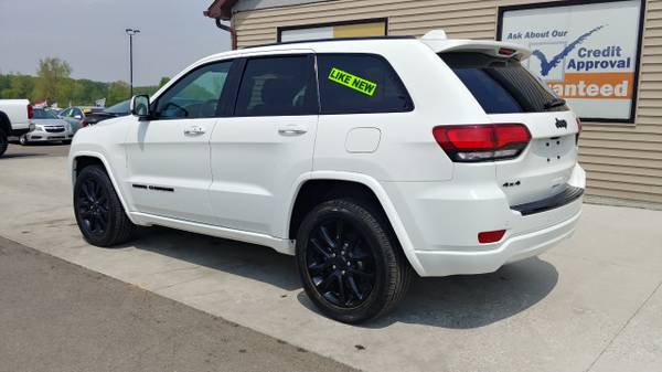 LEATHER 2017 Jeep Grand Cherokee Altitude 4x4 for sale in Chesaning, MI – photo 23