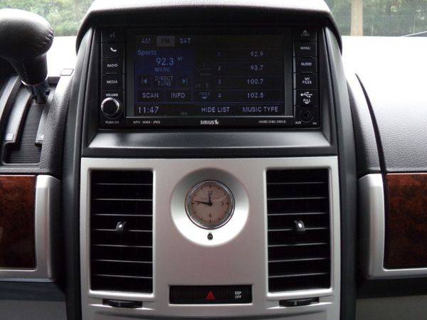 2010 Chrysler Town Country Touring Plus for sale in Madison , OH – photo 11