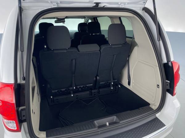 2019 Dodge Grand Caravan Passenger SE Minivan 4D van White - FINANCE... for sale in Atlanta, CA – photo 24