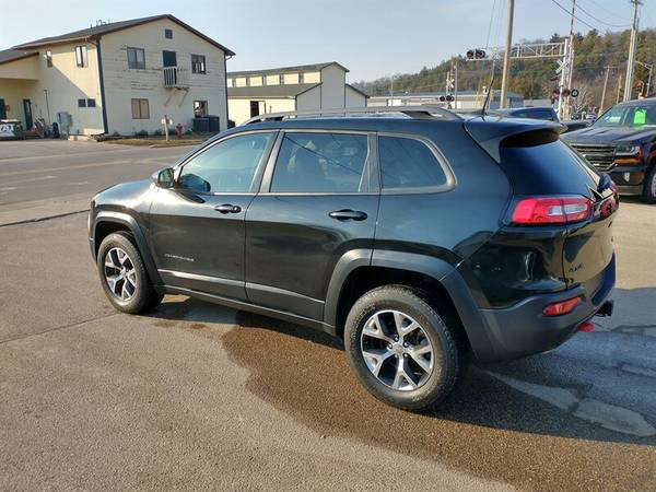 2016 Jeep Cherokee Trailhawk - - by dealer - vehicle for sale in Cross Plains, WI – photo 4