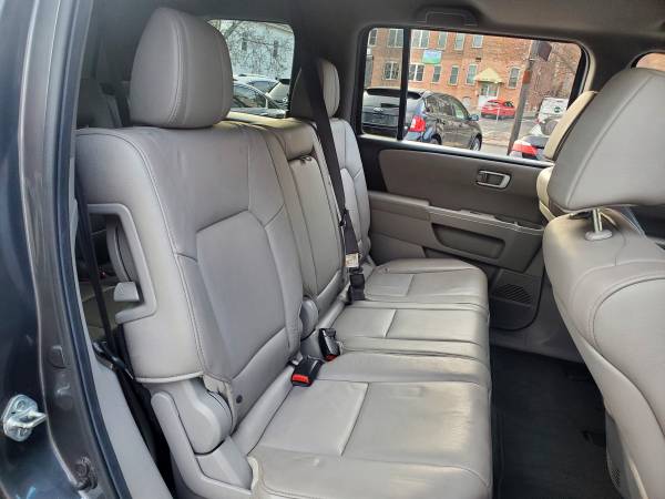 Do you have a big Family? You need this 2012 Pilot EX leather, roof for sale in Haverhill, MA – photo 16