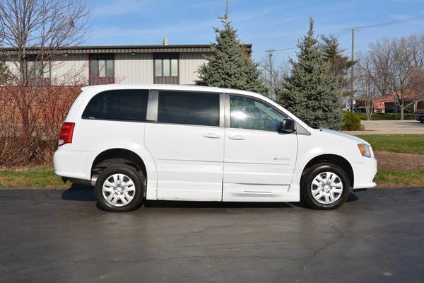 2014 Dodge Grand Caravan Braun Mobility Van - cars & trucks - by... for sale in Crystal Lake, IL – photo 4