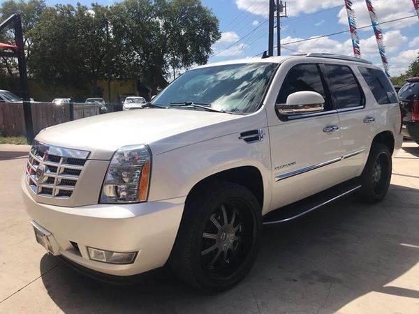 2011 Cadillac Escalade Base 4dr SUV EVERYONE IS APPROVED! for sale in San Antonio, TX – photo 3