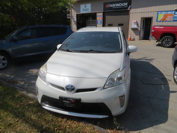 Rust Free 2013 Toyota Prius Three from Tennessee - cars & trucks -... for sale in Winooski, VT – photo 3