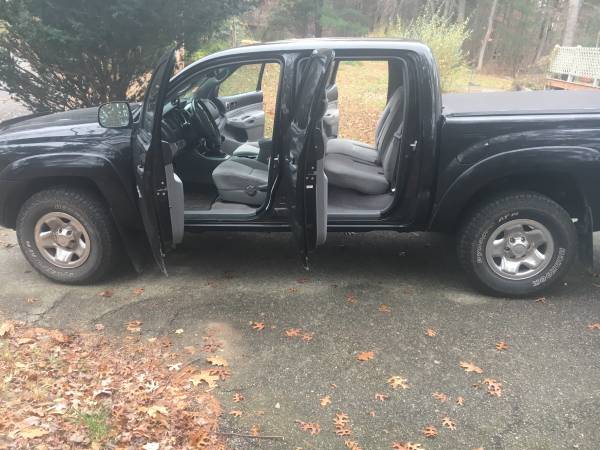 2011 DCSB 4x4 SR5 manual $19,000 obo - cars & trucks - by owner -... for sale in North Kingstown, RI – photo 8