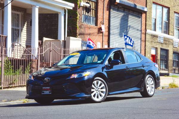 2018 toyota camry le black for sale in Lodi, NY