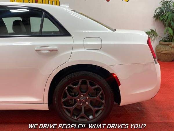 2020 Chrysler 300 Series S AWD S 4dr Sedan We Can Get You Approved for sale in Temple Hills, District Of Columbia – photo 10