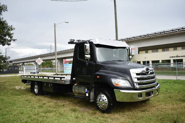 2015 Hino 268A 4X2 2dr Regular Cab 212 in. WB Chassis - cars &... for sale in Miami, WI – photo 3