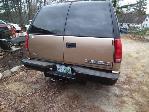 99 4x4 CHEVY :lt: k1500 SUBURBAN LOADED! - cars & trucks - by owner... for sale in Northfield Falls, VT – photo 24