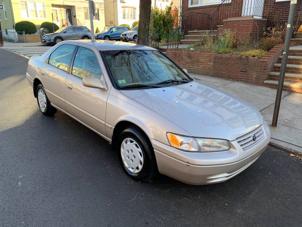 1999 Toyota Camry 50k miles ! One owner clean title - cars & trucks... for sale in Brooklyn, NY – photo 2