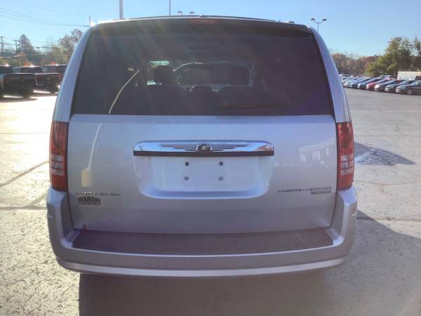 Clean Carfax! 2010 Chrysler Town & Country! Third Row! - cars &... for sale in Ortonville, MI – photo 4