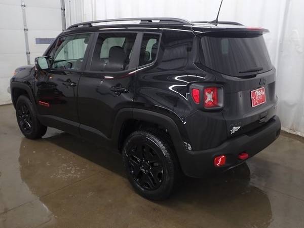 2018 Jeep Renegade Trailhawk for sale in Perham, ND – photo 12