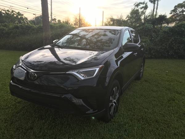 2018 Toyota RAV4 - cars & trucks - by owner - vehicle automotive sale for sale in Lake Worth, FL – photo 5