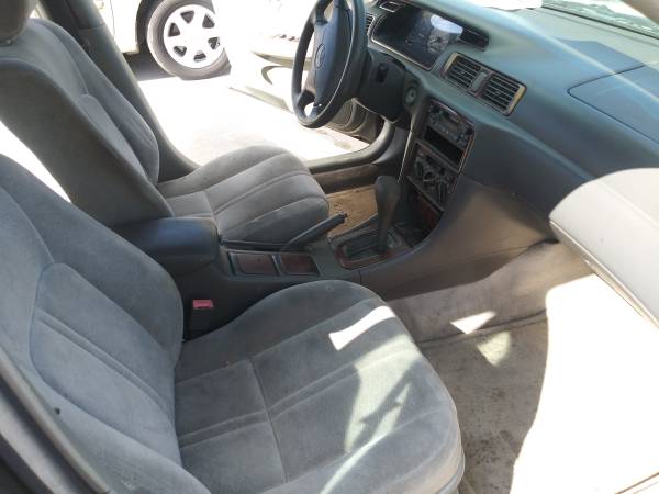 1998 Toyota Camry LE - cars & trucks - by dealer - vehicle... for sale in Auburndale, FL – photo 8