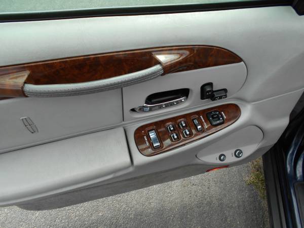 2001 Lincoln Town Car - cars & trucks - by dealer - vehicle... for sale in Zimmerman, MN – photo 13