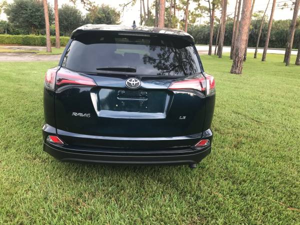 2018 Toyota RAV4 - cars & trucks - by owner - vehicle automotive sale for sale in Lake Worth, FL – photo 9