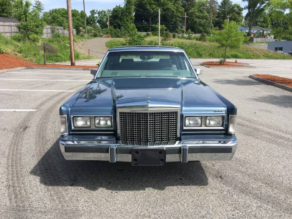1986 Lincoln Town Car Low Miles for sale in Shrewsbury, MA – photo 2