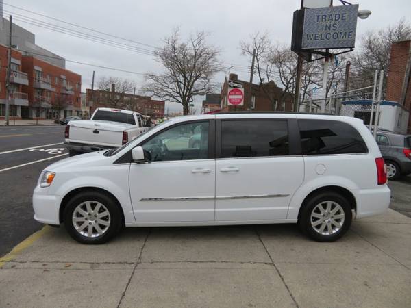 2016 Chrysler Town & Country Touring Minivan Runs & Looks Great! for sale in Brooklyn, NY – photo 5