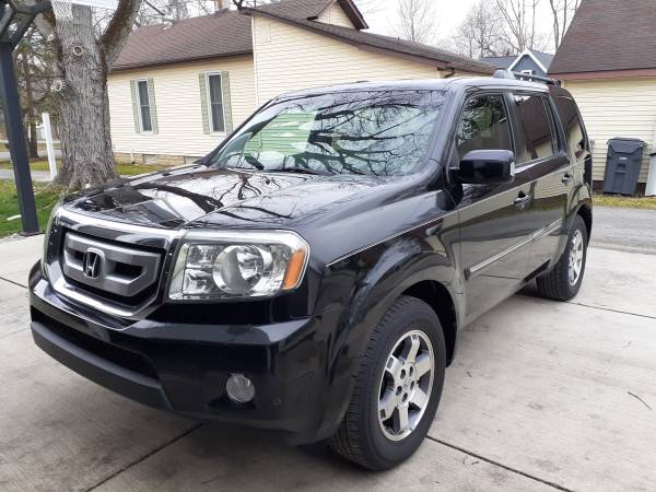 2011 Honda Pilot Touring - cars & trucks - by owner - vehicle... for sale in Pendleton, IN – photo 2