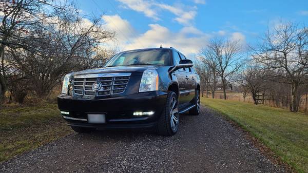 Cadillac Escalade EXT - 22k ORIGINAL Miles - LOADED Extremely RARE!... for sale in Madison, WI – photo 10