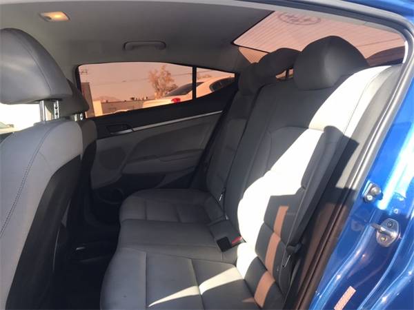 2018 Hyundai Elantra SE sedan Electric Blue Metallic - cars & trucks... for sale in El Paso, TX – photo 10
