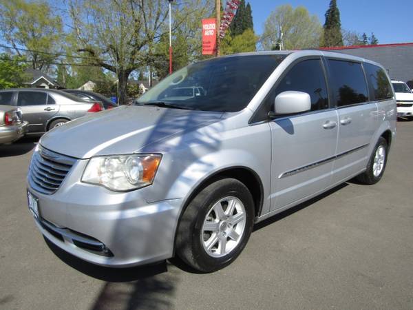 2011 Chrysler Town & Country 4dr Wgn Touring SILVER 136k STOW N GO for sale in Milwaukie, OR – photo 2