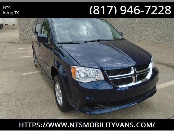 12 DODGE GRAND CARAVAN POWER RAMP MOBILITY HANDICAPPED WHEELCHAIR VAN for sale in Irving, MO – photo 3