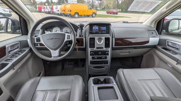 2010 Chrysler Town Country 4dr Wgn Touring - - by for sale in Oconomowoc, WI – photo 12