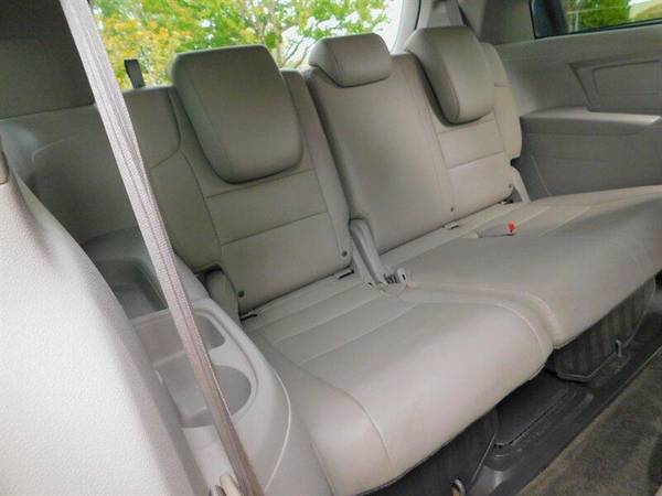 2011 Honda Odyssey EX-L MiniVan 8-Passenger / 1-OWNER / NEW TIRES... for sale in Portland, OR – photo 14