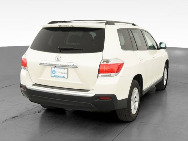 2013 Toyota Highlander Plus Sport Utility 4D suv White - FINANCE -... for sale in Rochester , NY – photo 10