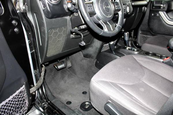 2015 Jeep Wrangler UNLIMITED SPORT WITH HARD AND SOFT 35 TIRES -... for sale in Hooksett, CT – photo 23
