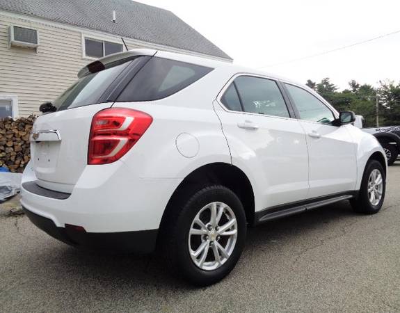 OPEN! 2017 Chevy Chevrolet Equinox LS AWD Loaded IPOD 1-Owner - cars... for sale in Hampton Falls, NH – photo 4